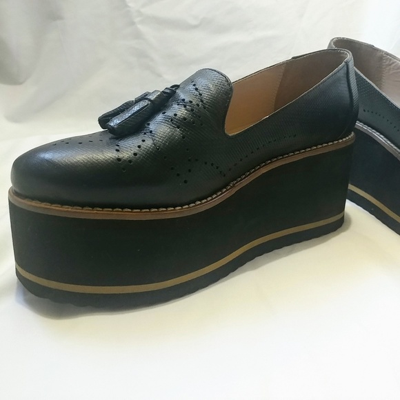 Chic Chemin Shoes - Platform oxford slip ons tassel detail black tan